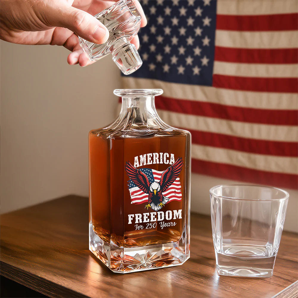 250 Years of Freedom America Patriotic Eagle Flag Decanter HA75 897340 - Image 3