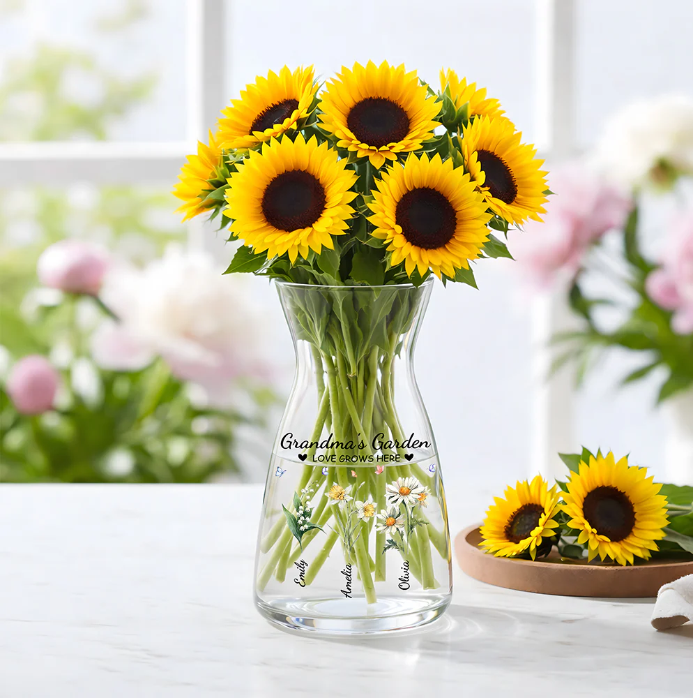 Custom Name Mom's Garden Love Grows Here Glass Vase - Personalized Mother’s Day Gift CH07 911234 - Image 4