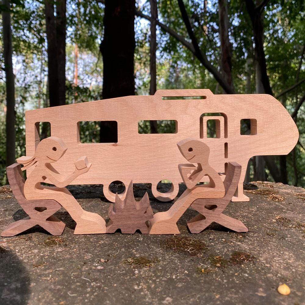 Couple Around Campfire And Motorhome Small Trailer 5th Wheel Wood Sculpture T286 HN590