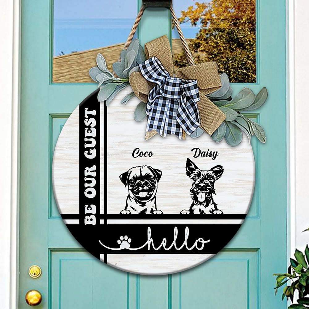 Hello Be Our Guest Dog Wooden Door Sign With Wreath, HN590 - Image 2